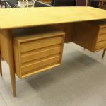 852 7674 WRITING DESK